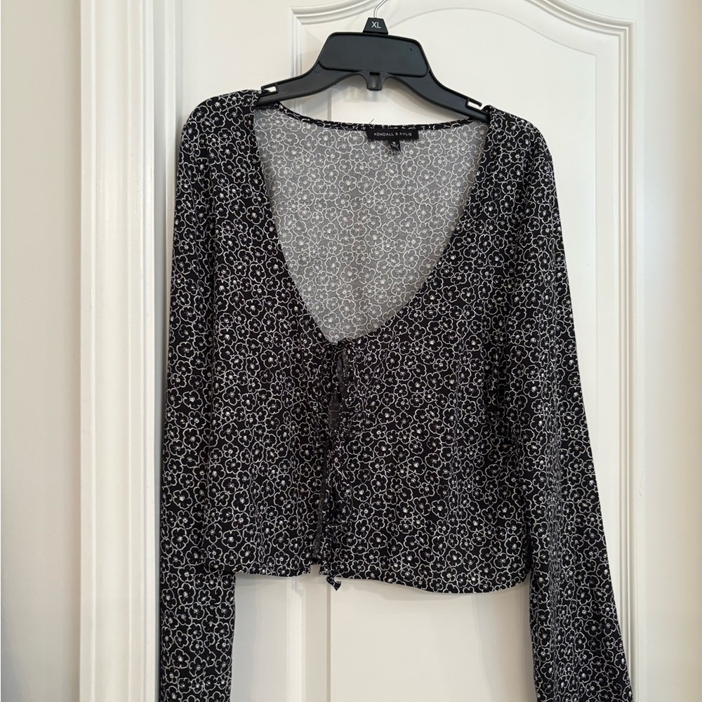 Kendall and Kylie Black and White Patterned Women's Top